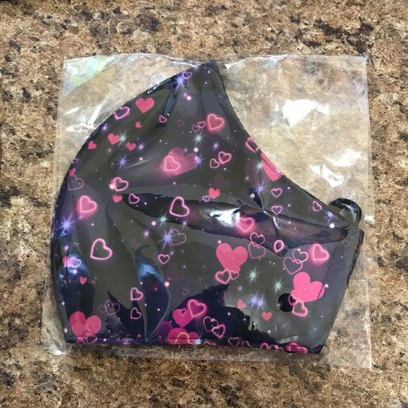 Pink Hearts Reusable Face Mask - Picture 1 of 2